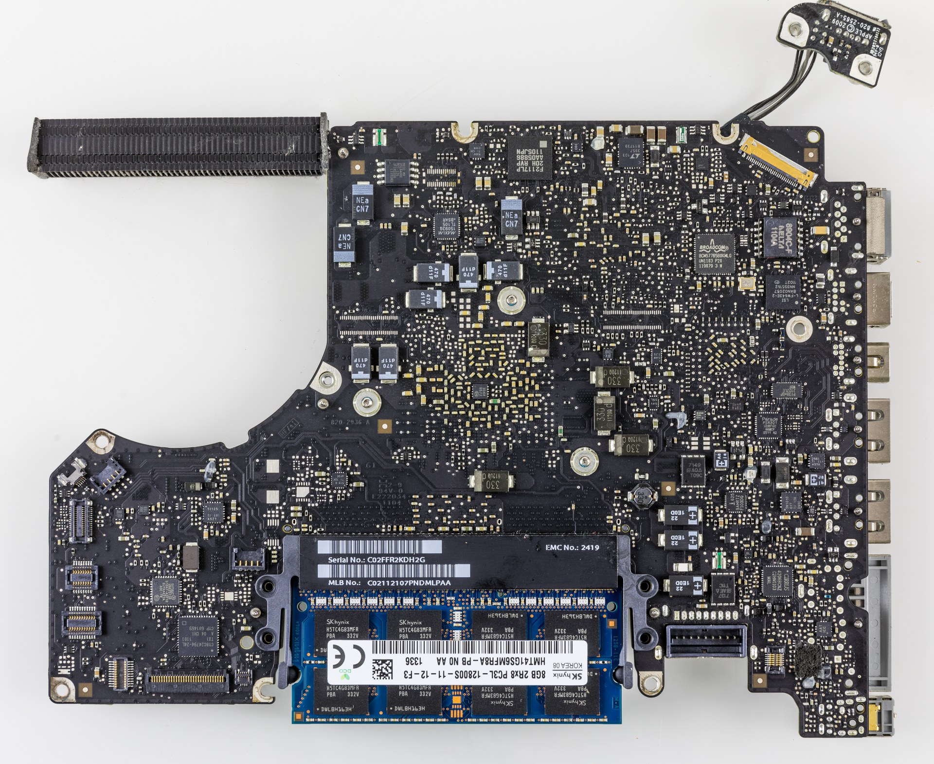 Dizüstü Bilgisayar Anakartında RAM ve SSD Montaj Yuvaları Analizi – DirectUpgrades